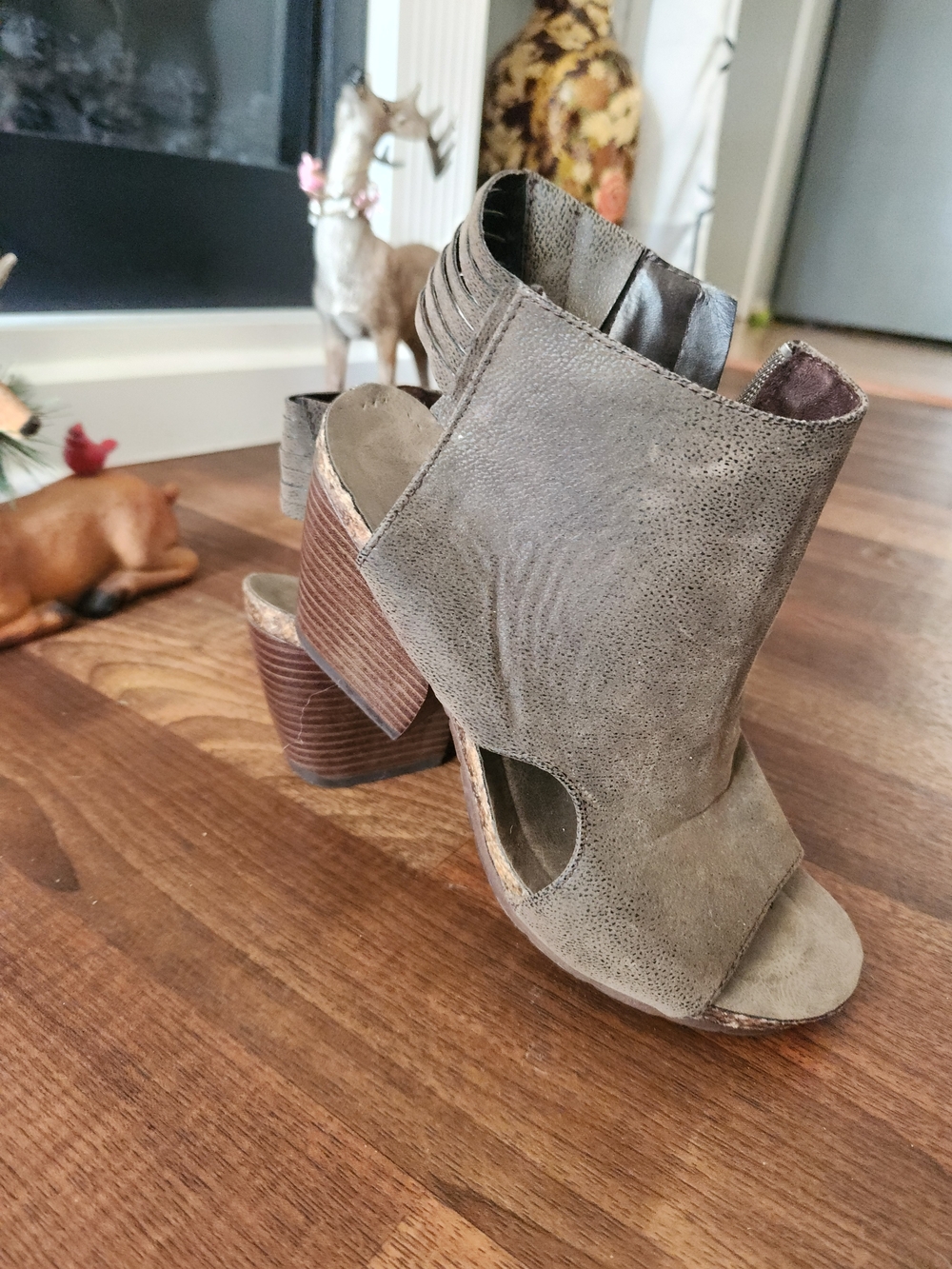 Pierre Dumas Taupe Open-Toe Cutout Block Heel Booties